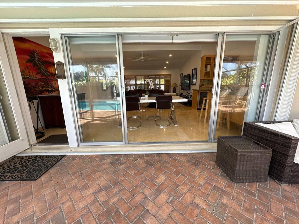 For Rent: $4,800 (3 beds, 2 baths, 1124 Square Feet)