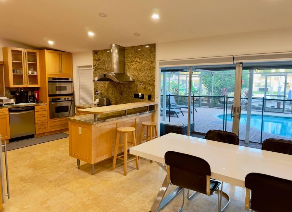 For Rent: $4,800 (3 beds, 2 baths, 1124 Square Feet)