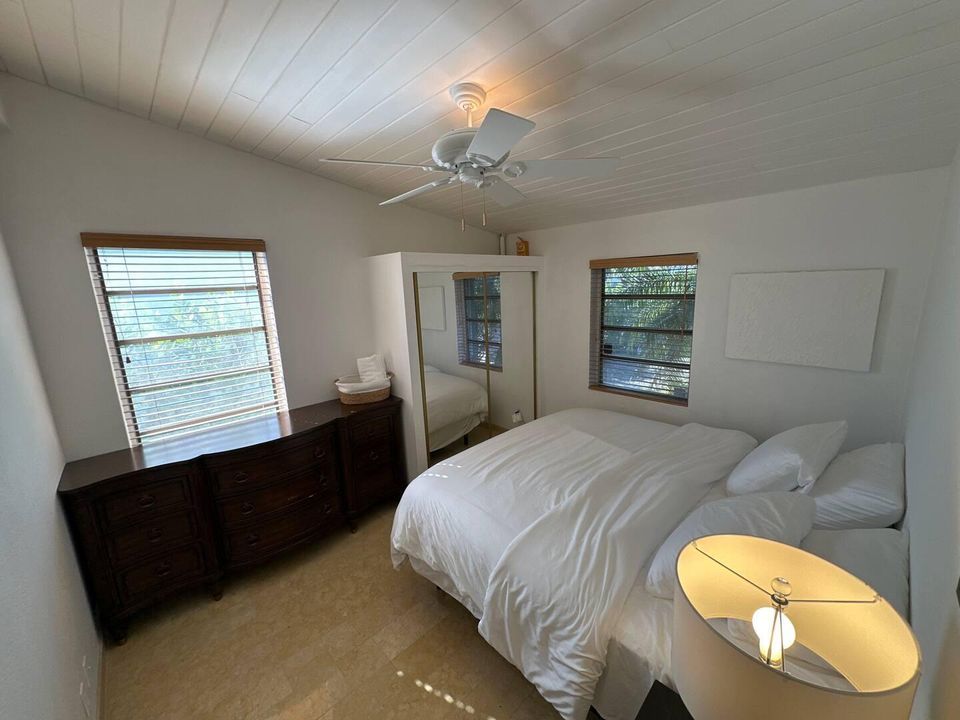 For Rent: $4,800 (3 beds, 2 baths, 1124 Square Feet)