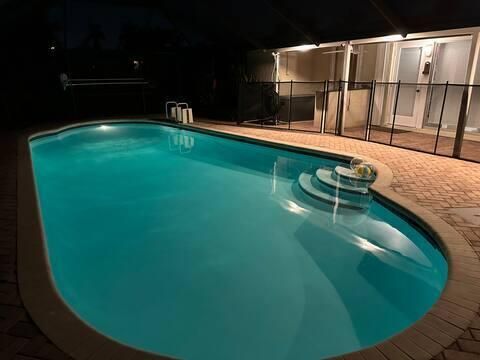 For Rent: $4,800 (3 beds, 2 baths, 1124 Square Feet)