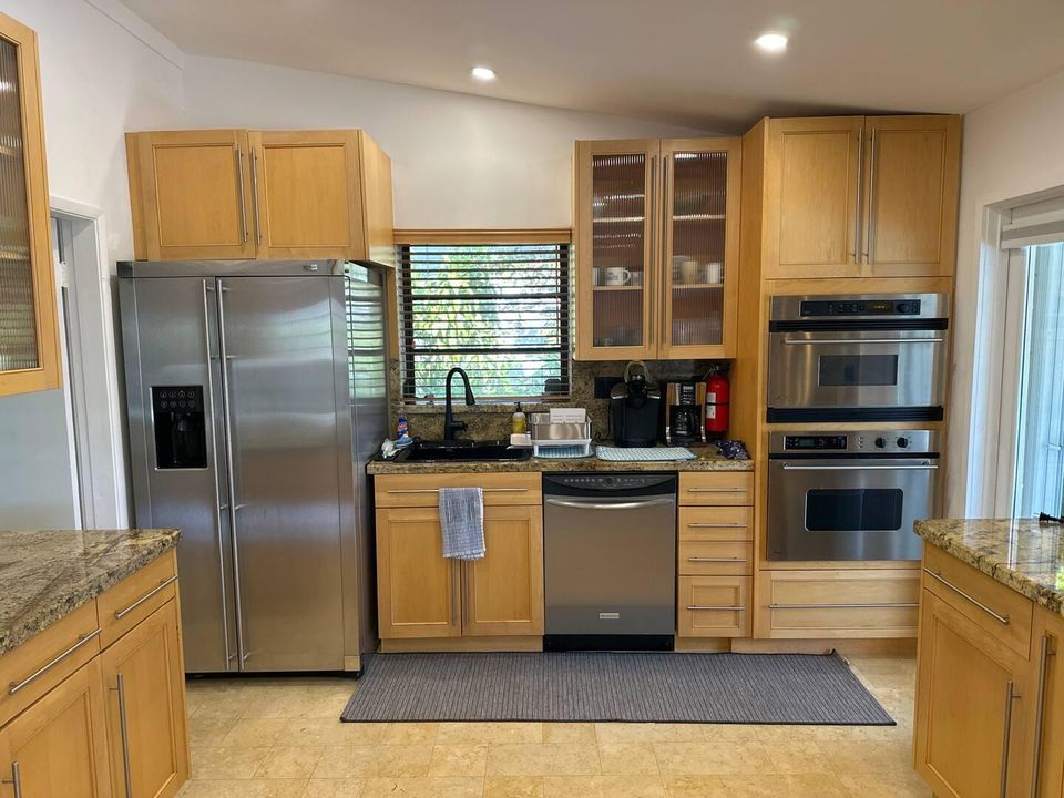 For Rent: $4,800 (3 beds, 2 baths, 1124 Square Feet)