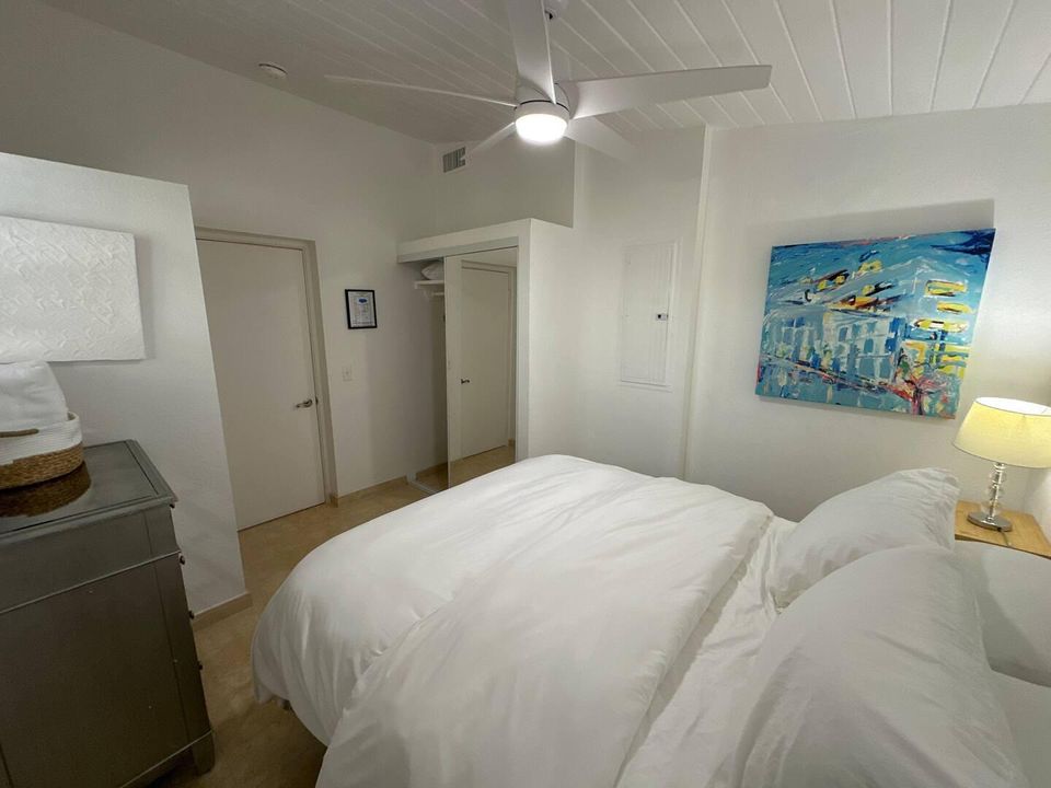 For Rent: $4,800 (3 beds, 2 baths, 1124 Square Feet)