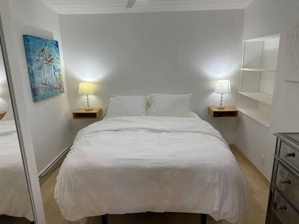 For Rent: $4,800 (3 beds, 2 baths, 1124 Square Feet)