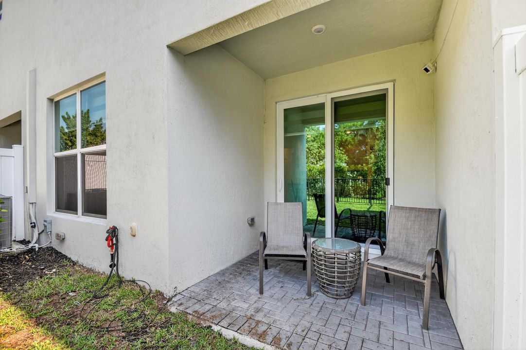 For Sale: $495,000 (3 beds, 2 baths, 1695 Square Feet)