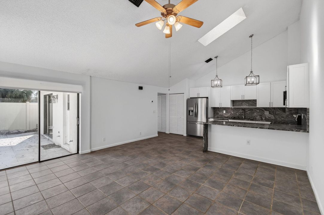 En Venta: $355,000 (2 camas, 2 baños, 1134 Pies cuadrados)