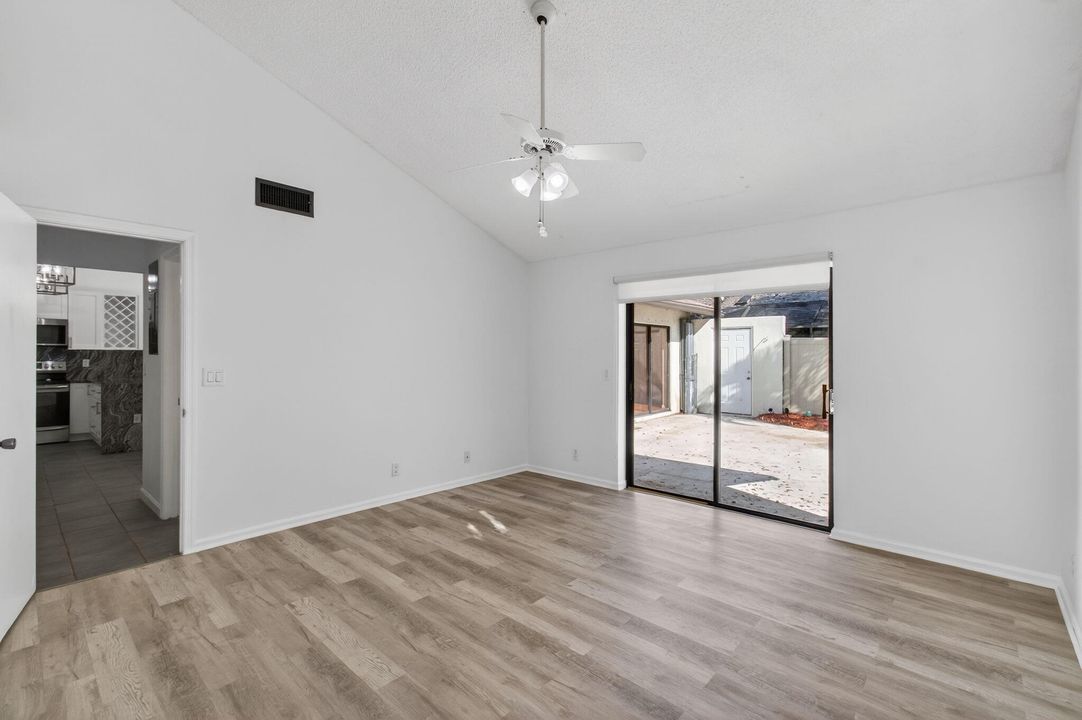 En Venta: $355,000 (2 camas, 2 baños, 1134 Pies cuadrados)