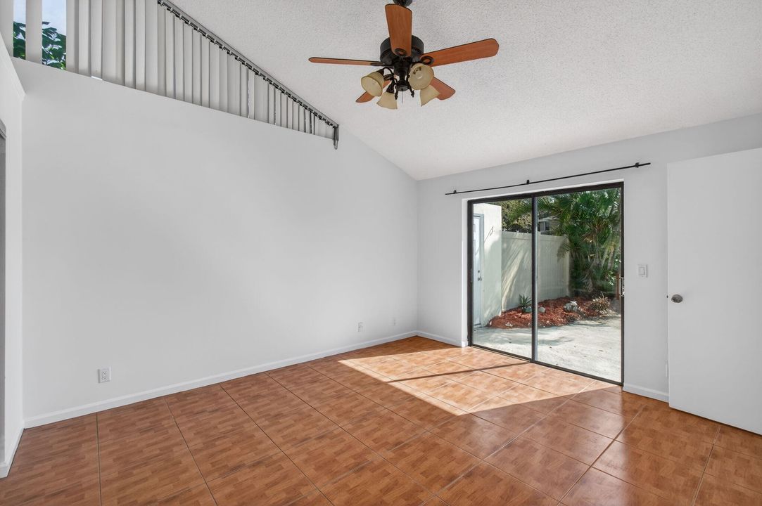 En Venta: $355,000 (2 camas, 2 baños, 1134 Pies cuadrados)