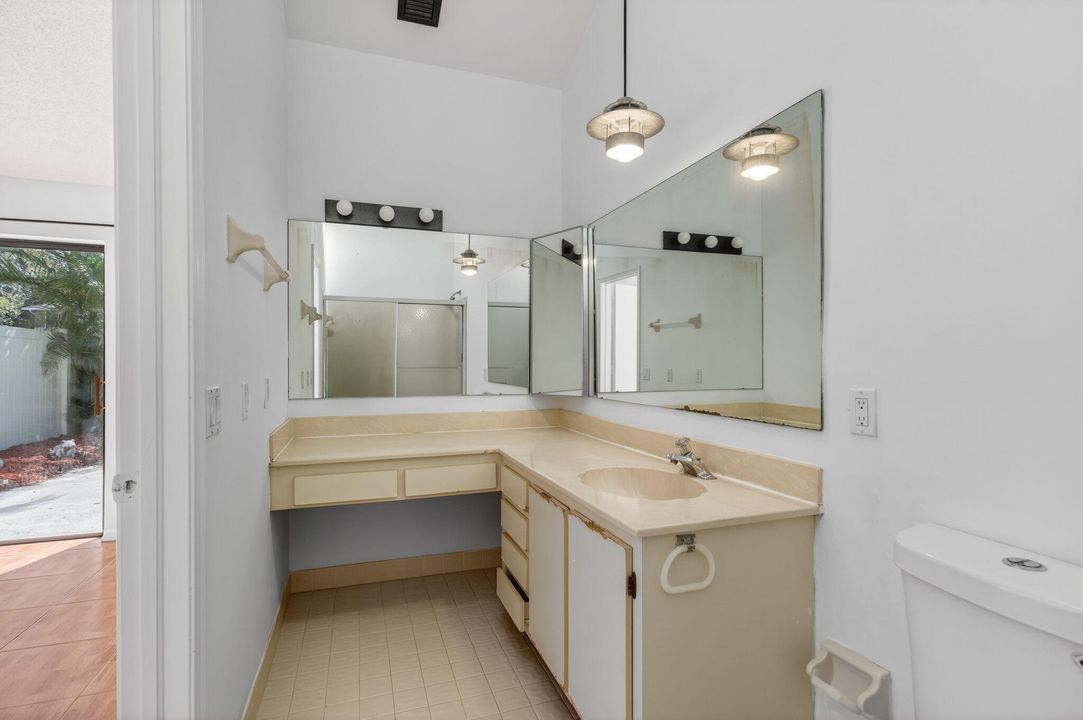 En Venta: $355,000 (2 camas, 2 baños, 1134 Pies cuadrados)