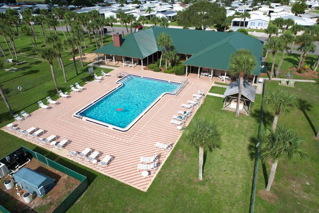 待售: $207,000 (2 贝兹, 2 浴室, 1412 平方英尺)