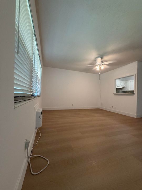 В аренду: $1,350 (1 спален, 1 ванн, 680 Квадратных фут)