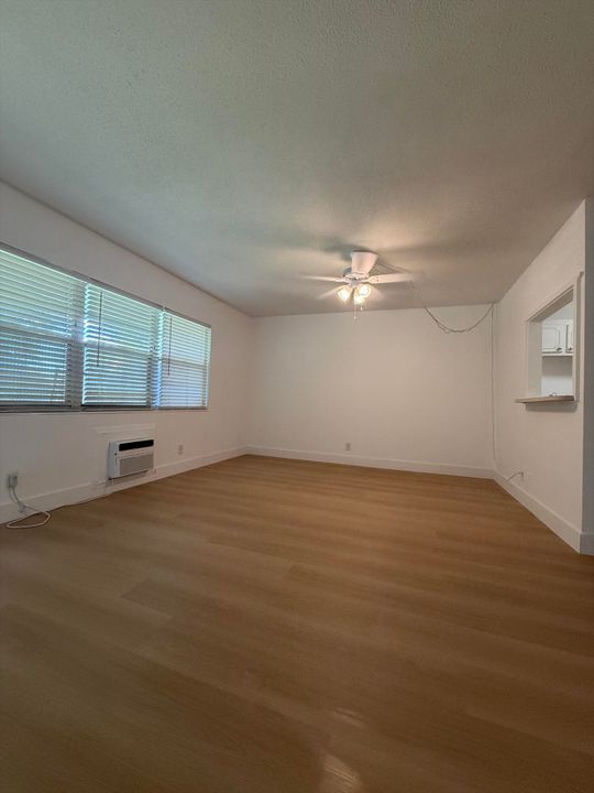 В аренду: $1,350 (1 спален, 1 ванн, 680 Квадратных фут)