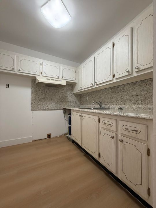 В аренду: $1,350 (1 спален, 1 ванн, 680 Квадратных фут)