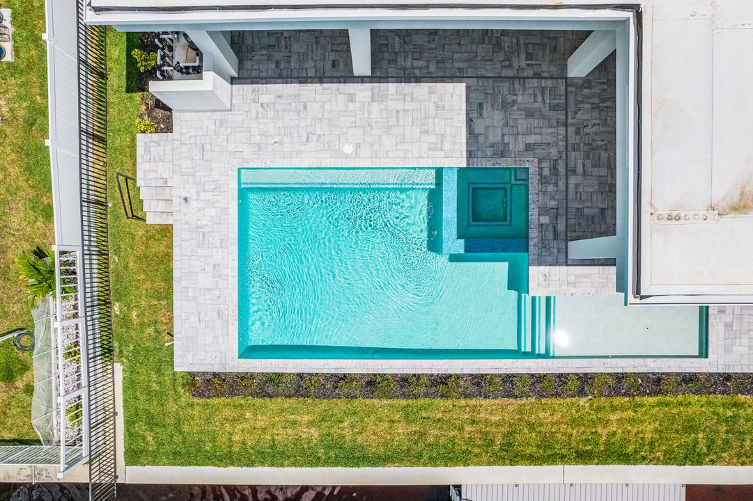 En Venta: $1,399,950 (4 camas, 3 baños, 2653 Pies cuadrados)