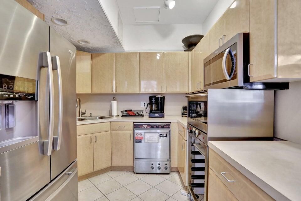 待售: $875,000 (2 贝兹, 2 浴室, 1249 平方英尺)