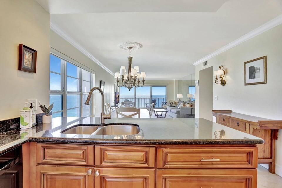 待售: $875,000 (2 贝兹, 2 浴室, 1249 平方英尺)