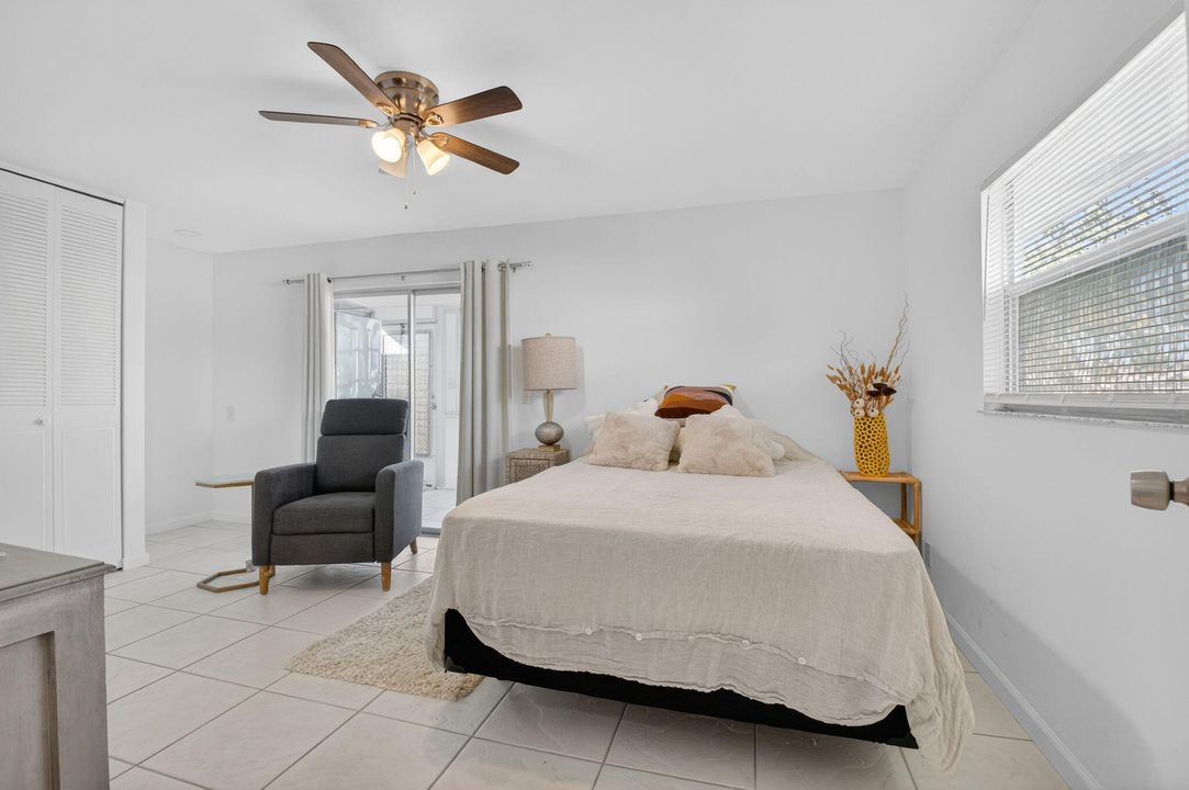 待售: $144,000 (1 贝兹, 1 浴室, 726 平方英尺)