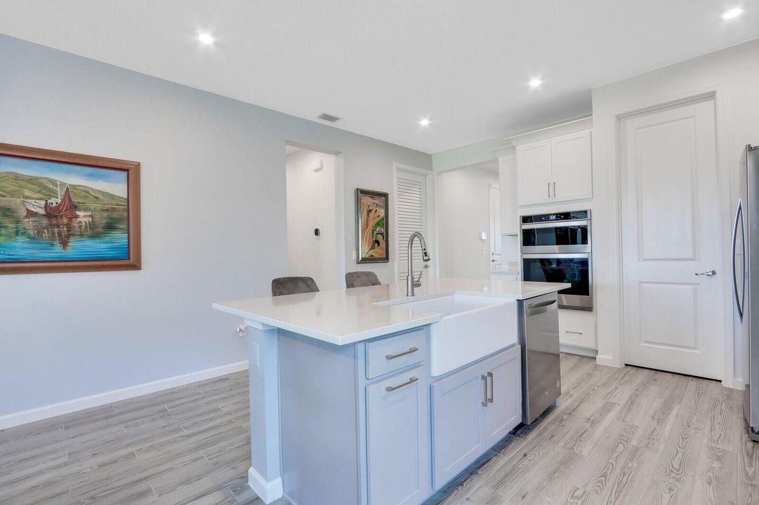 出租: $2,950 (3 贝兹, 2 浴室, 1998 平方英尺)