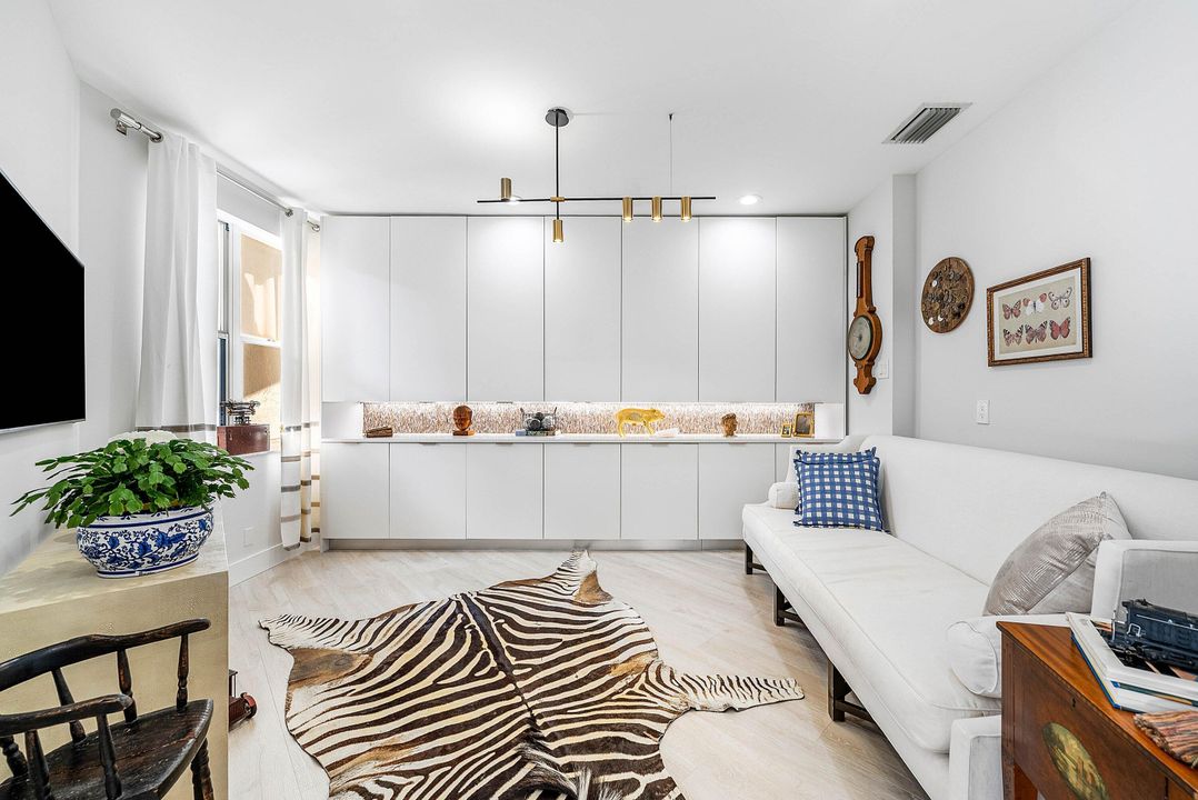 For Sale: $725,000 (3 beds, 2 baths, 1628 Square Feet)