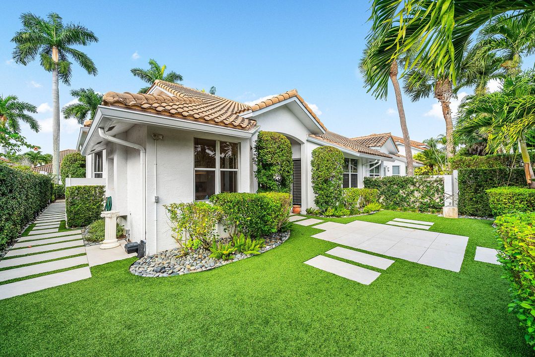 For Sale: $725,000 (3 beds, 2 baths, 1628 Square Feet)