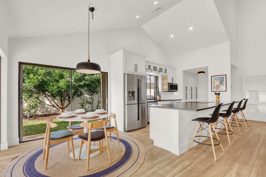 待售: $1,220,000 (3 贝兹, 2 浴室, 2079 平方英尺)