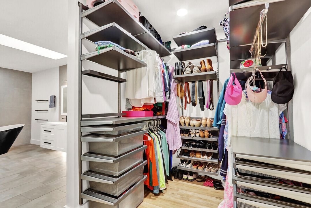 待售: $1,220,000 (3 贝兹, 2 浴室, 2079 平方英尺)