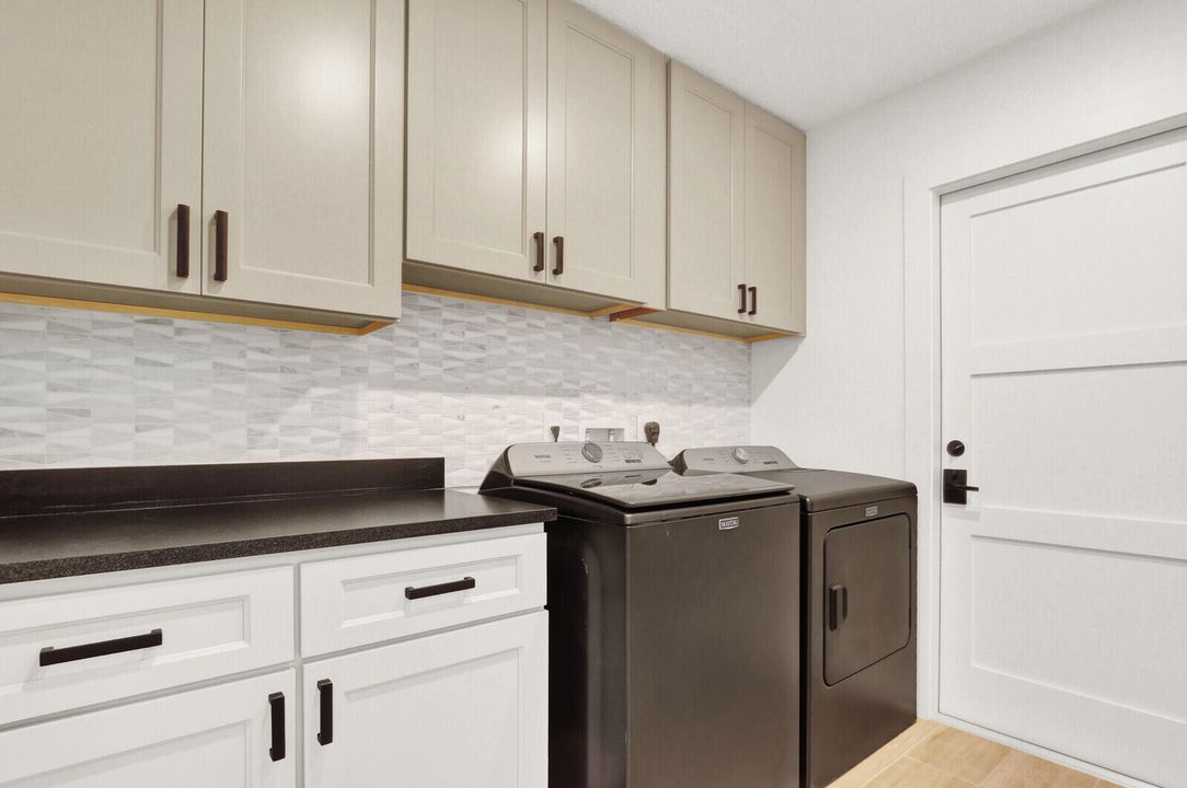 待售: $1,220,000 (3 贝兹, 2 浴室, 2079 平方英尺)