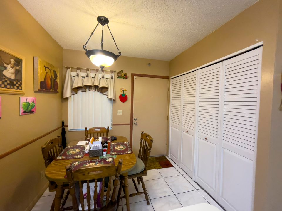 For Sale: $210,000 (3 beds, 2 baths, 1650 Square Feet)