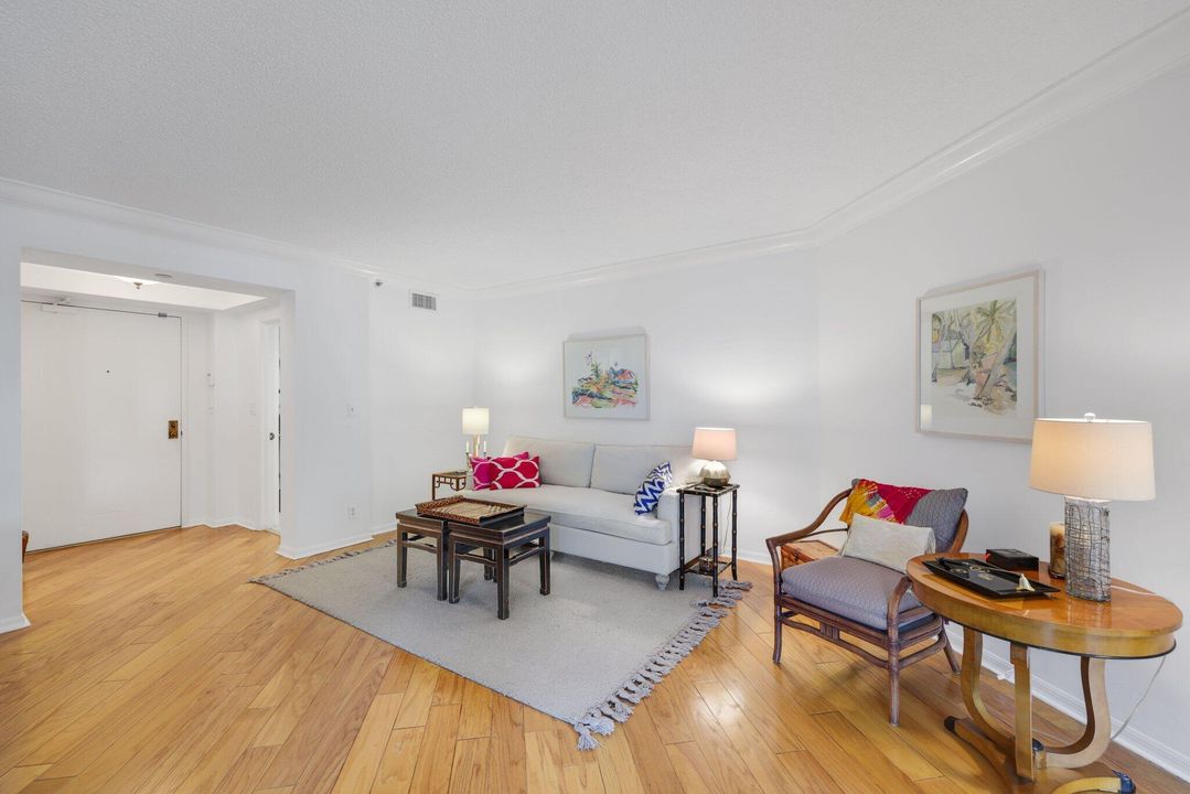 На продажу: $825,000 (2 спален, 2 ванн, 1706 Квадратных фут)