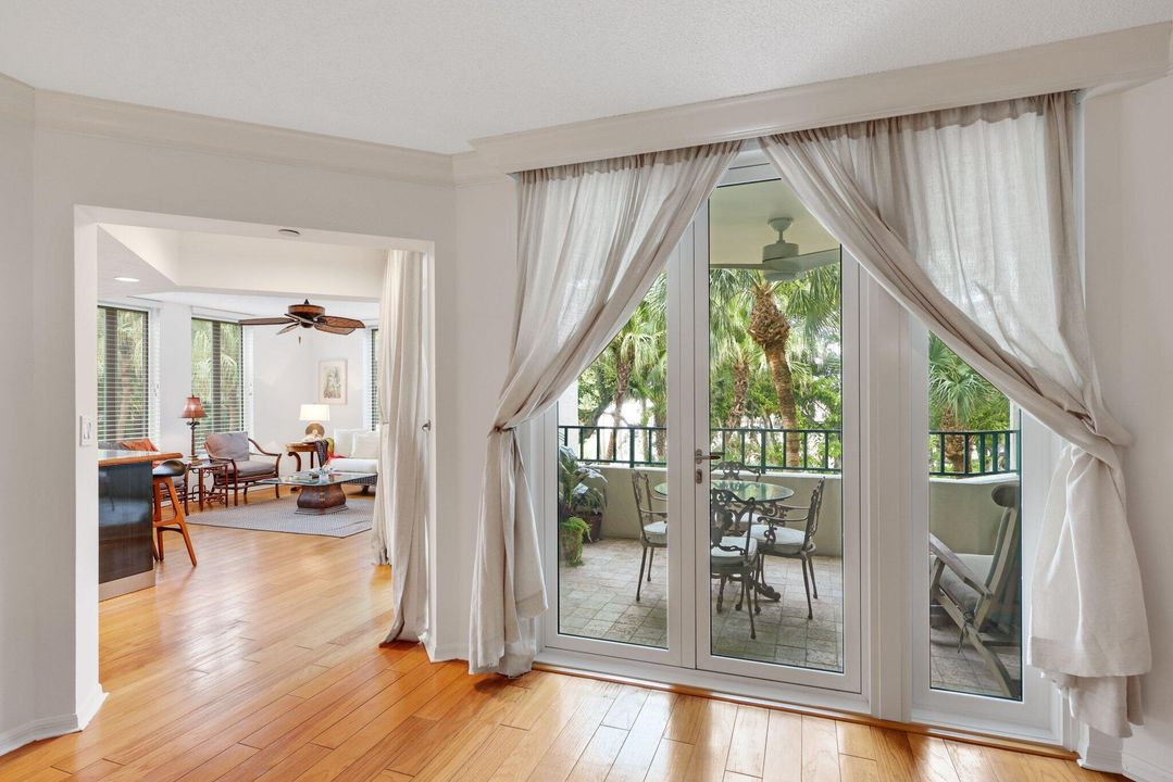 На продажу: $825,000 (2 спален, 2 ванн, 1706 Квадратных фут)