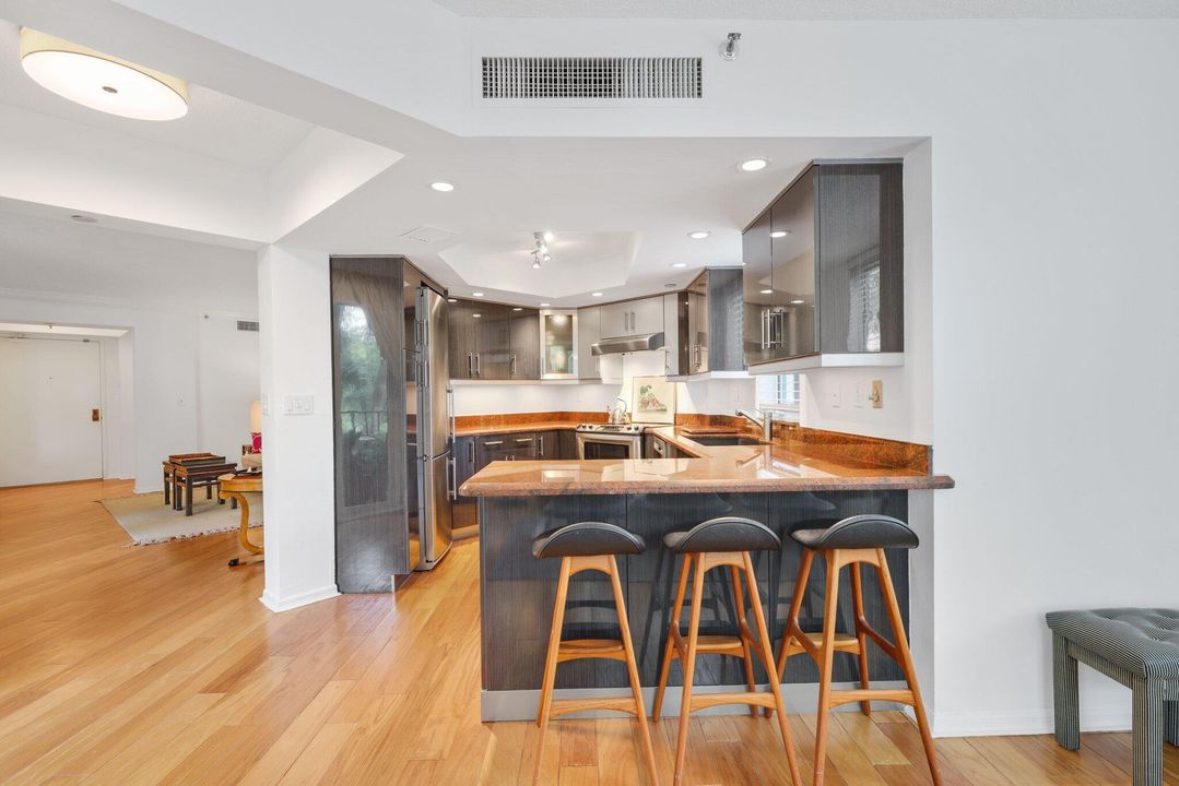 На продажу: $825,000 (2 спален, 2 ванн, 1706 Квадратных фут)