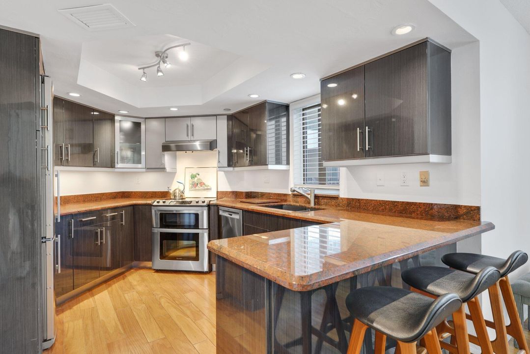 На продажу: $825,000 (2 спален, 2 ванн, 1706 Квадратных фут)