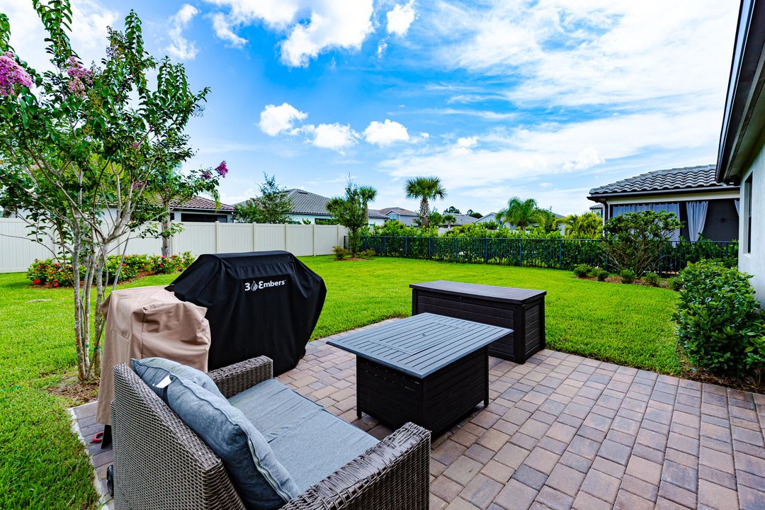 На продажу: $472,000 (3 спален, 2 ванн, 1671 Квадратных фут)