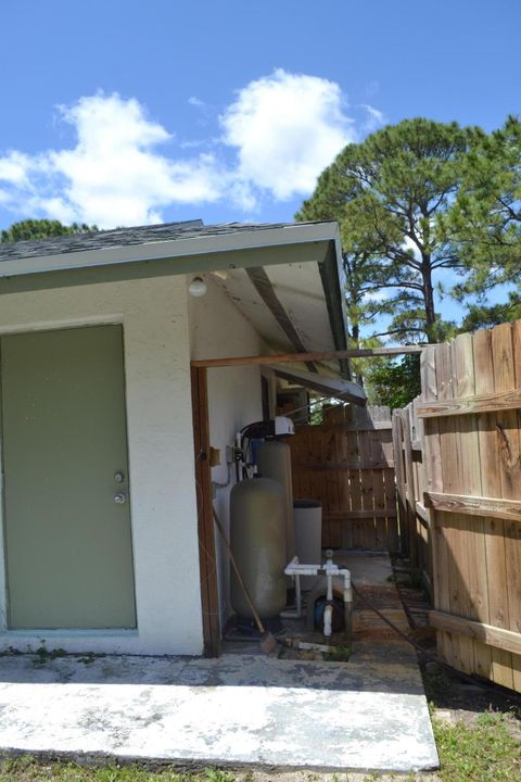 For Sale: $1,190,000 (4 beds, 4 baths, 2559 Square Feet)