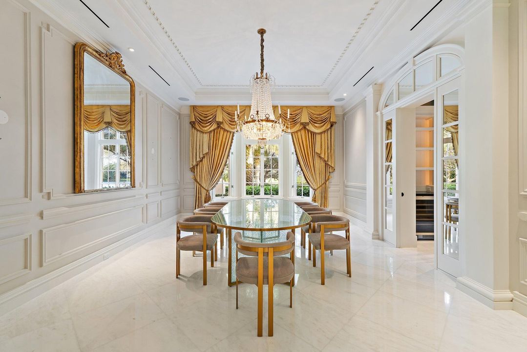 待售: $26,500,000 (6 贝兹, 8 浴室, 10401 平方英尺)