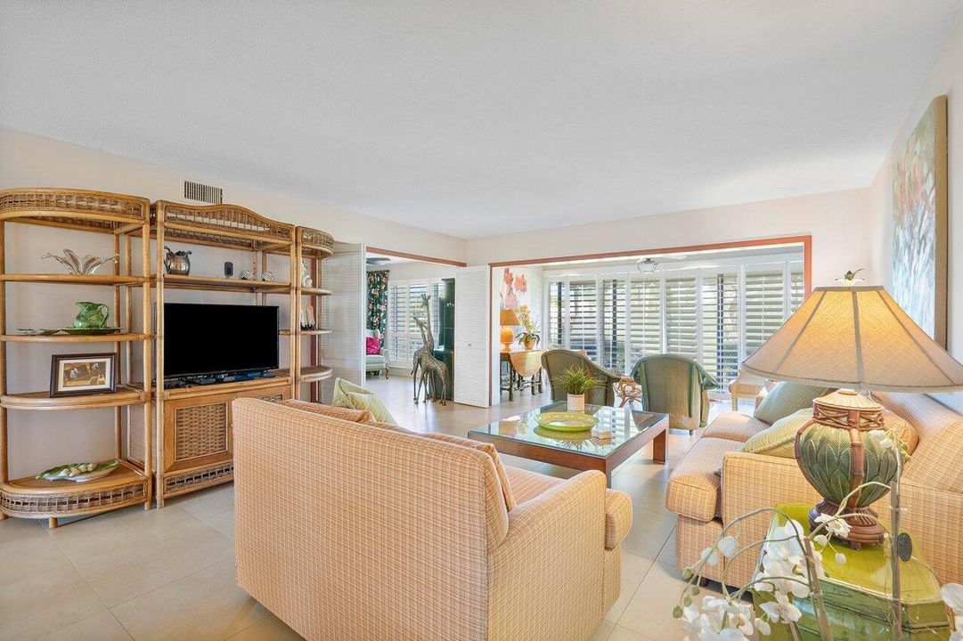 For Sale: $695,000 (3 beds, 2 baths, 1958 Square Feet)