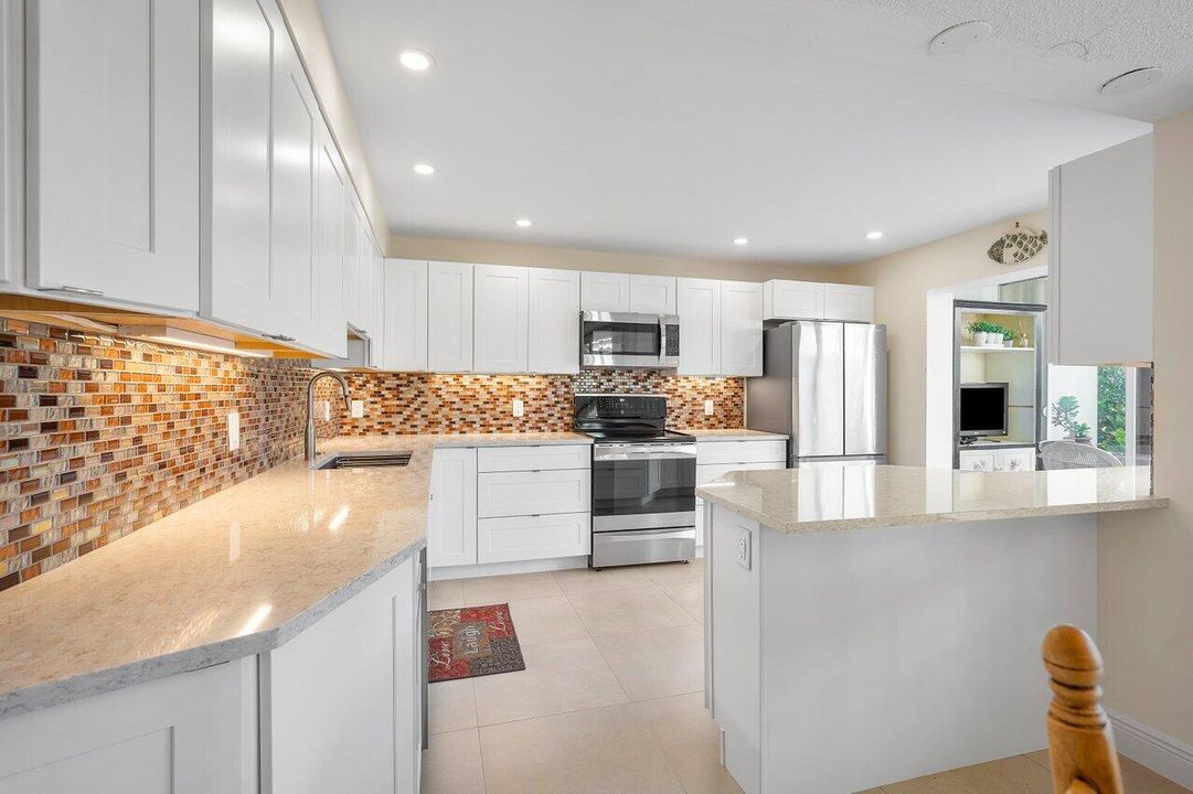 For Sale: $695,000 (3 beds, 2 baths, 1958 Square Feet)