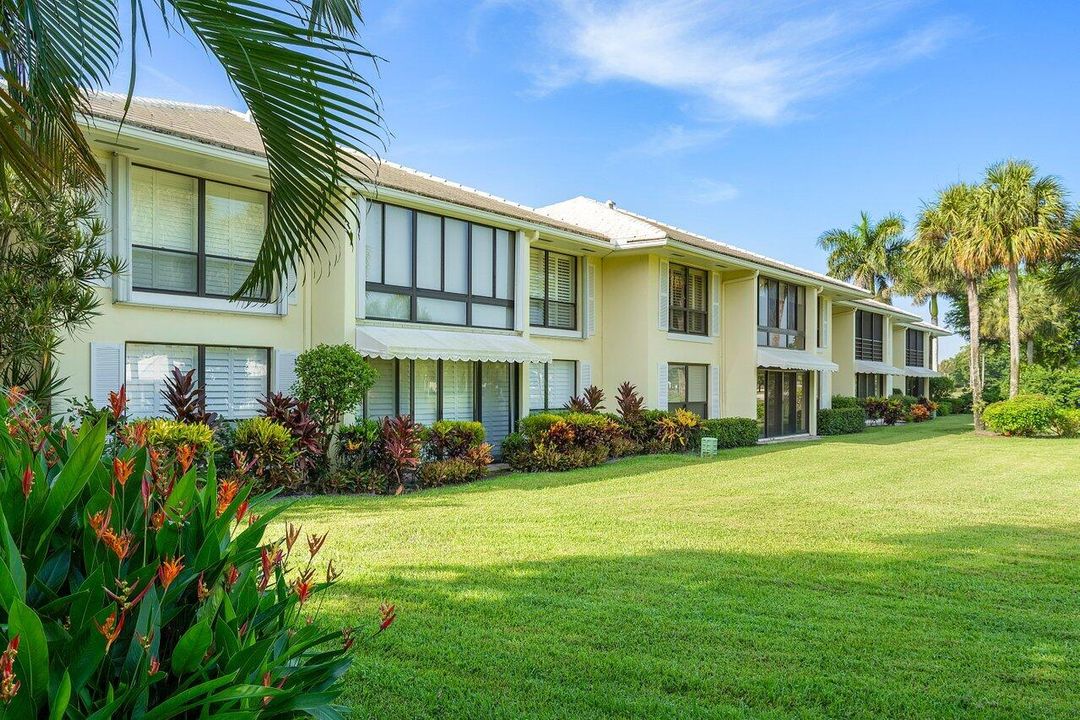 For Sale: $695,000 (3 beds, 2 baths, 1958 Square Feet)