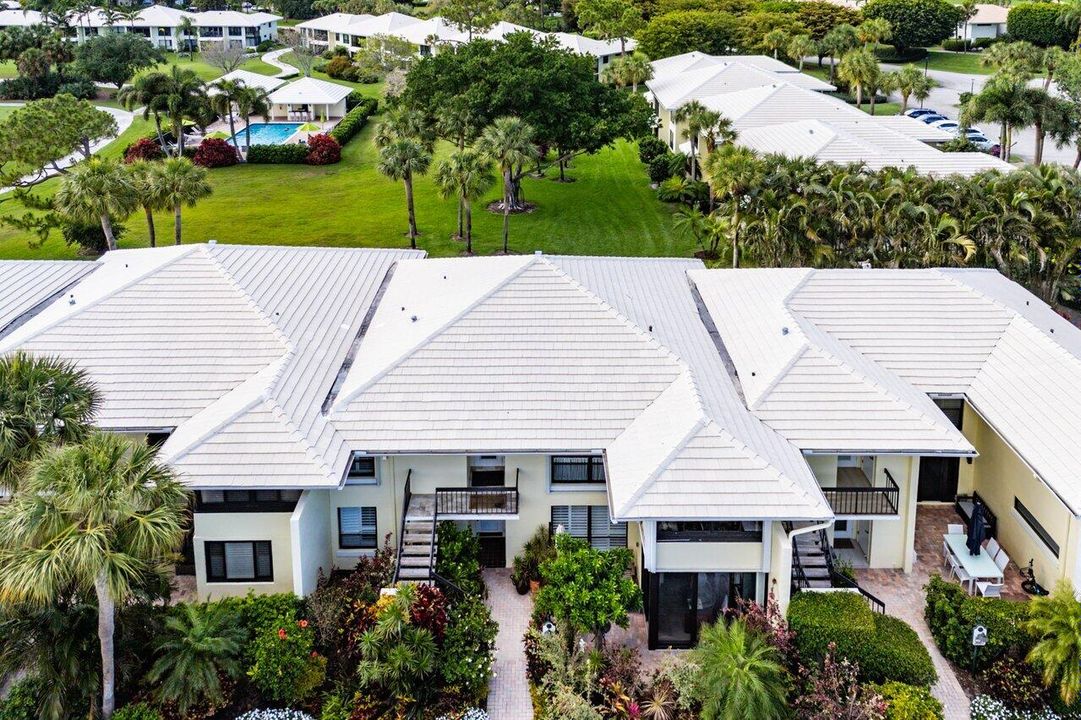 For Sale: $695,000 (3 beds, 2 baths, 1958 Square Feet)