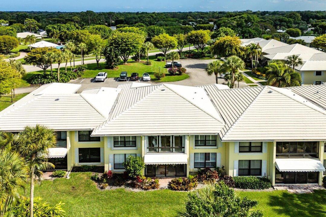 For Sale: $695,000 (3 beds, 2 baths, 1958 Square Feet)