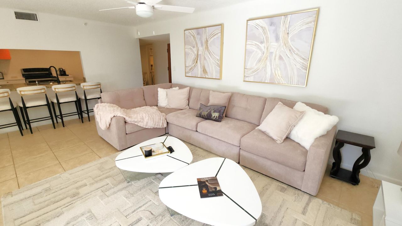 В аренду: $4,999 (2 спален, 2 ванн, 1160 Квадратных фут)