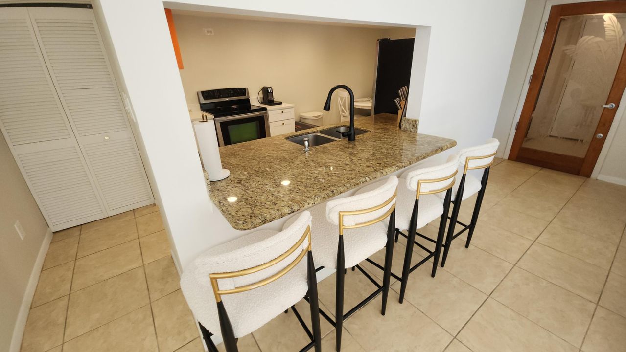 В аренду: $4,999 (2 спален, 2 ванн, 1160 Квадратных фут)