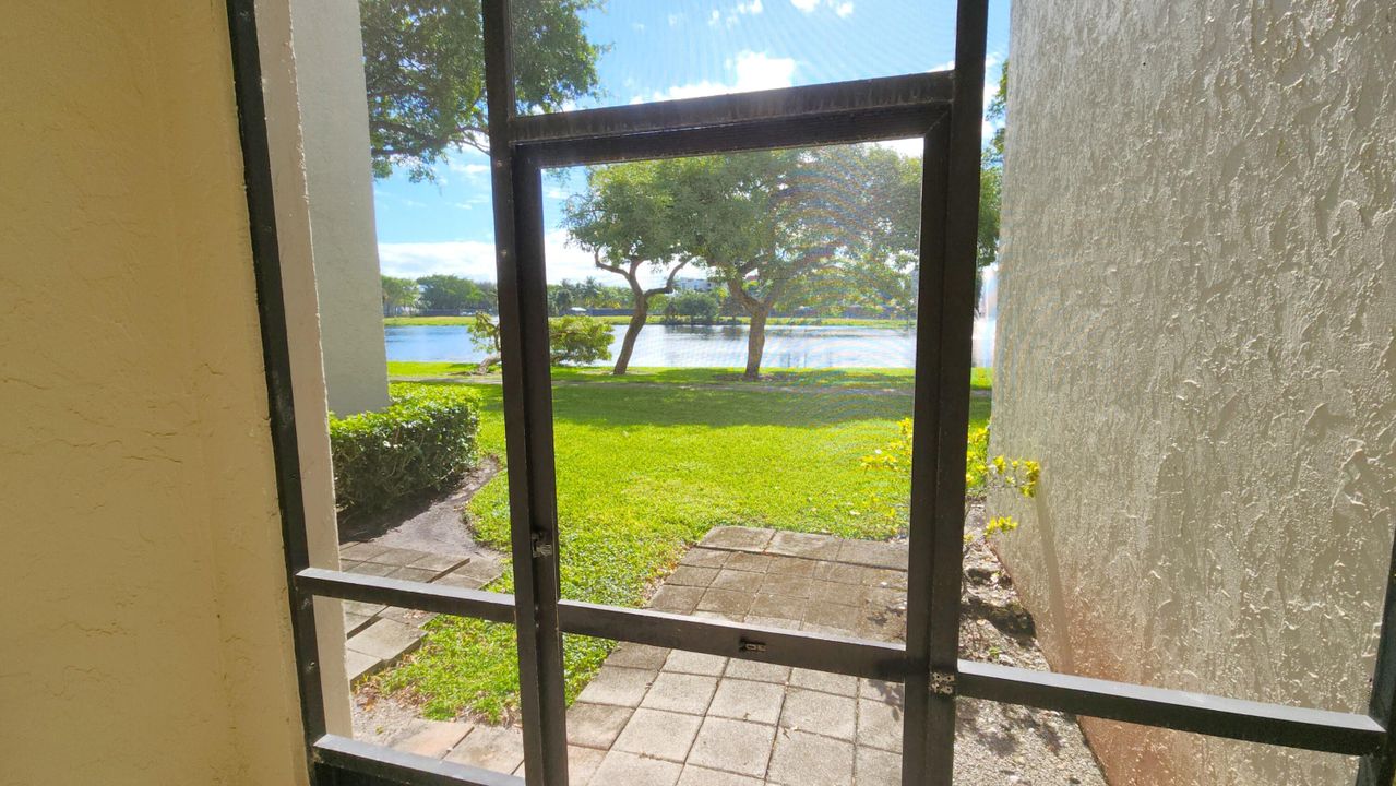 В аренду: $4,999 (2 спален, 2 ванн, 1160 Квадратных фут)