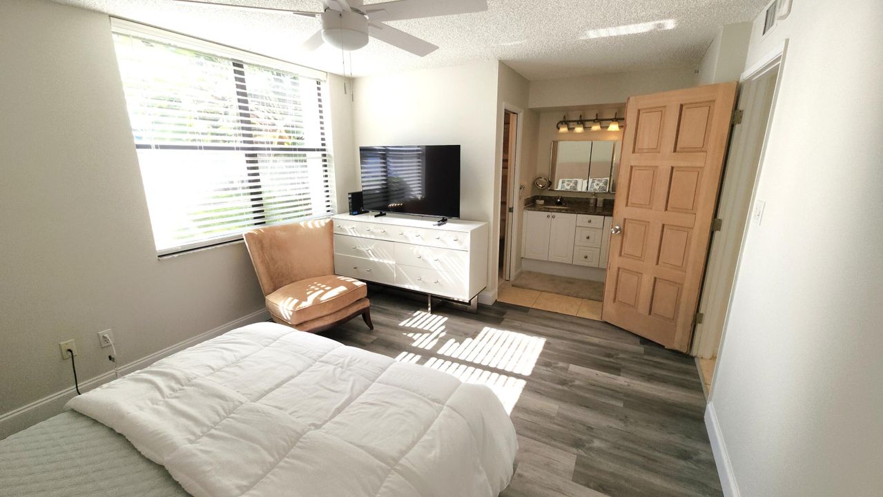 В аренду: $4,999 (2 спален, 2 ванн, 1160 Квадратных фут)