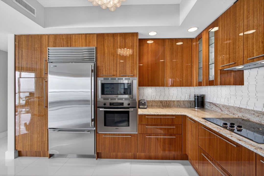 En Venta: $2,625,000 (2 camas, 2 baños, 2115 Pies cuadrados)