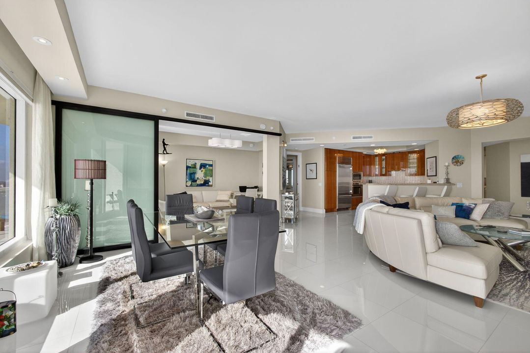 En Venta: $2,625,000 (2 camas, 2 baños, 2115 Pies cuadrados)