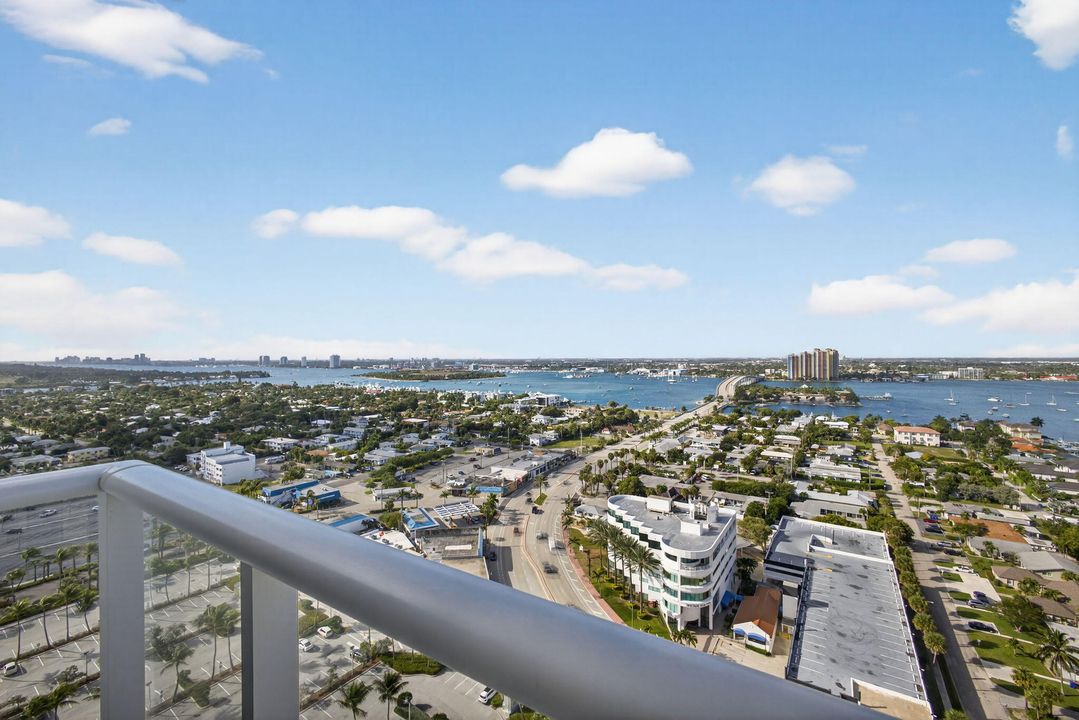 En Venta: $2,625,000 (2 camas, 2 baños, 2115 Pies cuadrados)