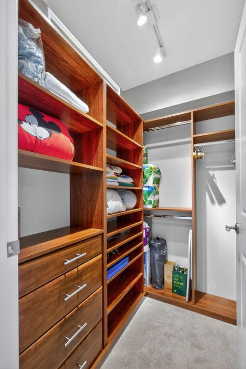 En Venta: $2,625,000 (2 camas, 2 baños, 2115 Pies cuadrados)