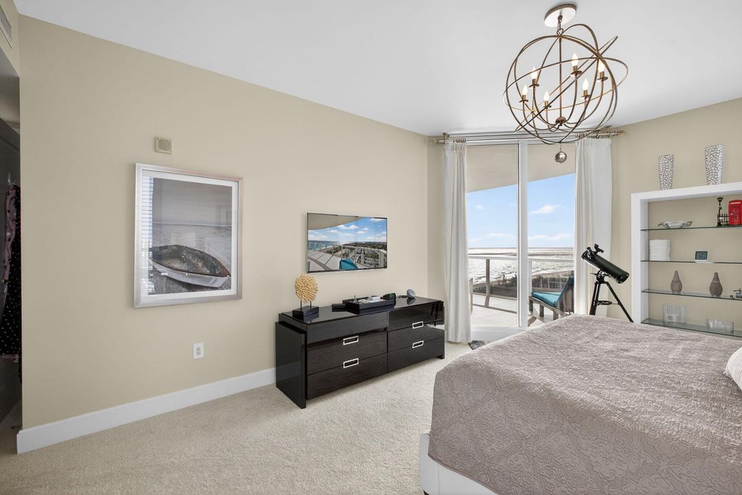 En Venta: $2,625,000 (2 camas, 2 baños, 2115 Pies cuadrados)