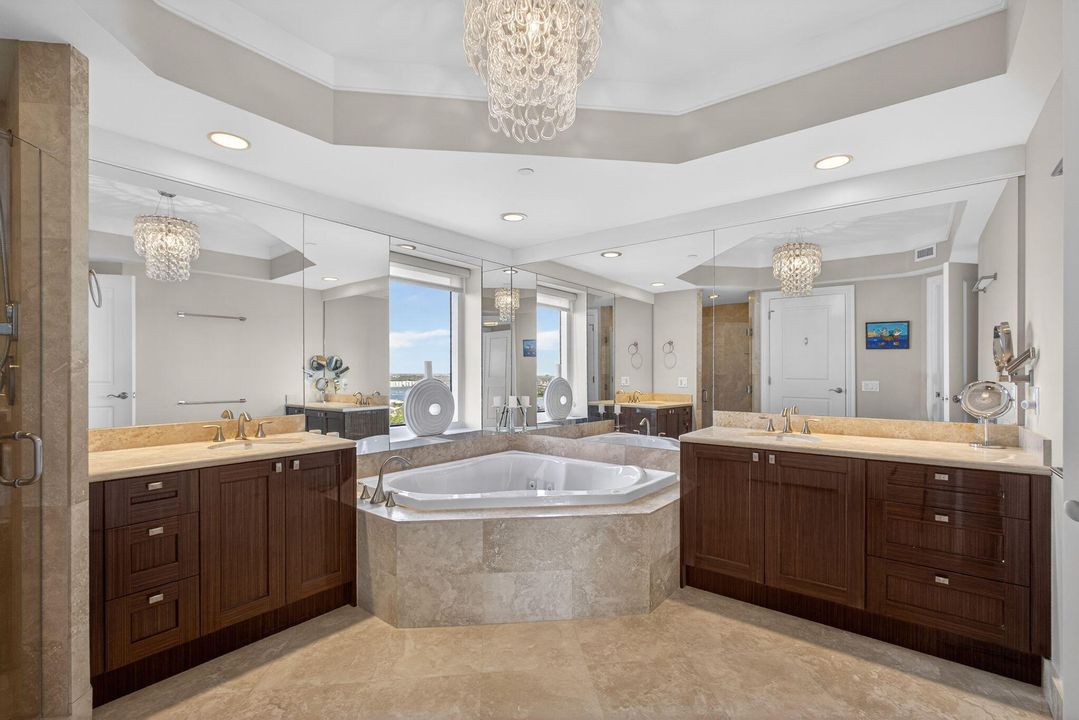 En Venta: $2,625,000 (2 camas, 2 baños, 2115 Pies cuadrados)