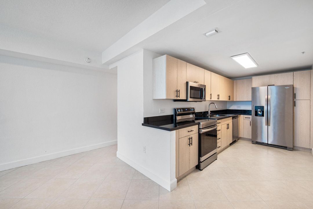 For Rent: $3,000 (2 beds, 2 baths, 1100 Square Feet)